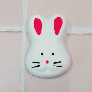 Earresistible - bath bomb